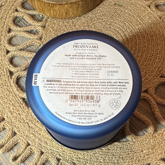 Bath & Body Works Frozen Lake 3 Wick Candle - Picture 3 of 3